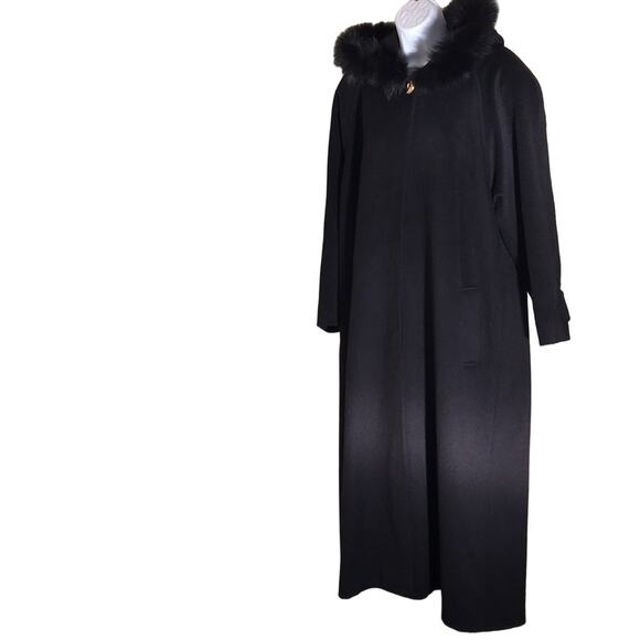 Vintage Glam Andrea Wool Maxi Coat with Fox Fur Collar. 12 - Picture 14 of 15